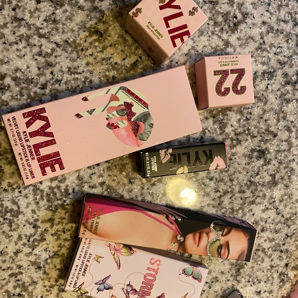 HIGH END MAKEUP BUNDLES ! - Picture 8 of 16